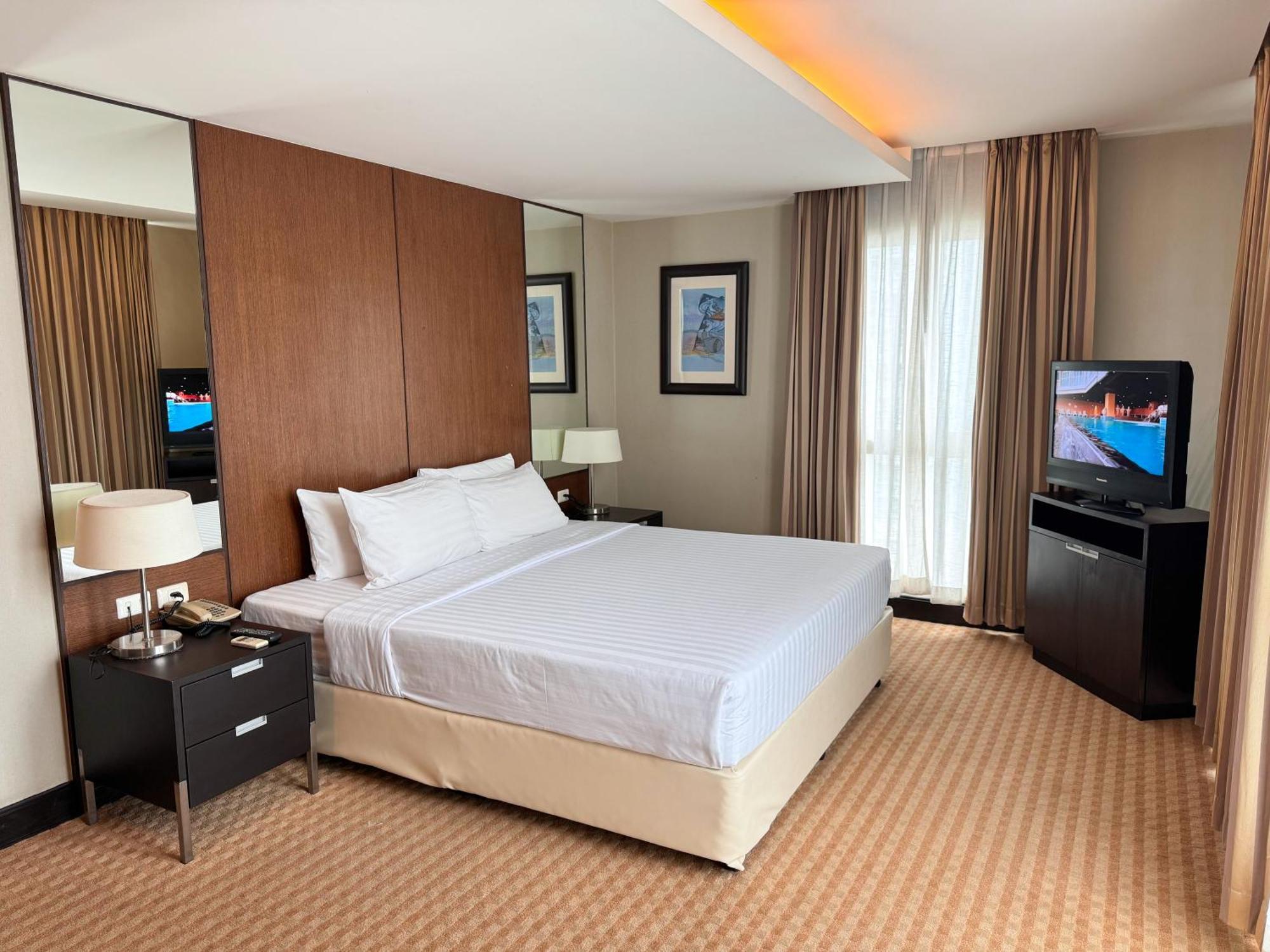 The Narathiwas Hotel & Residence Sathorn Bangkok Eksteriør billede