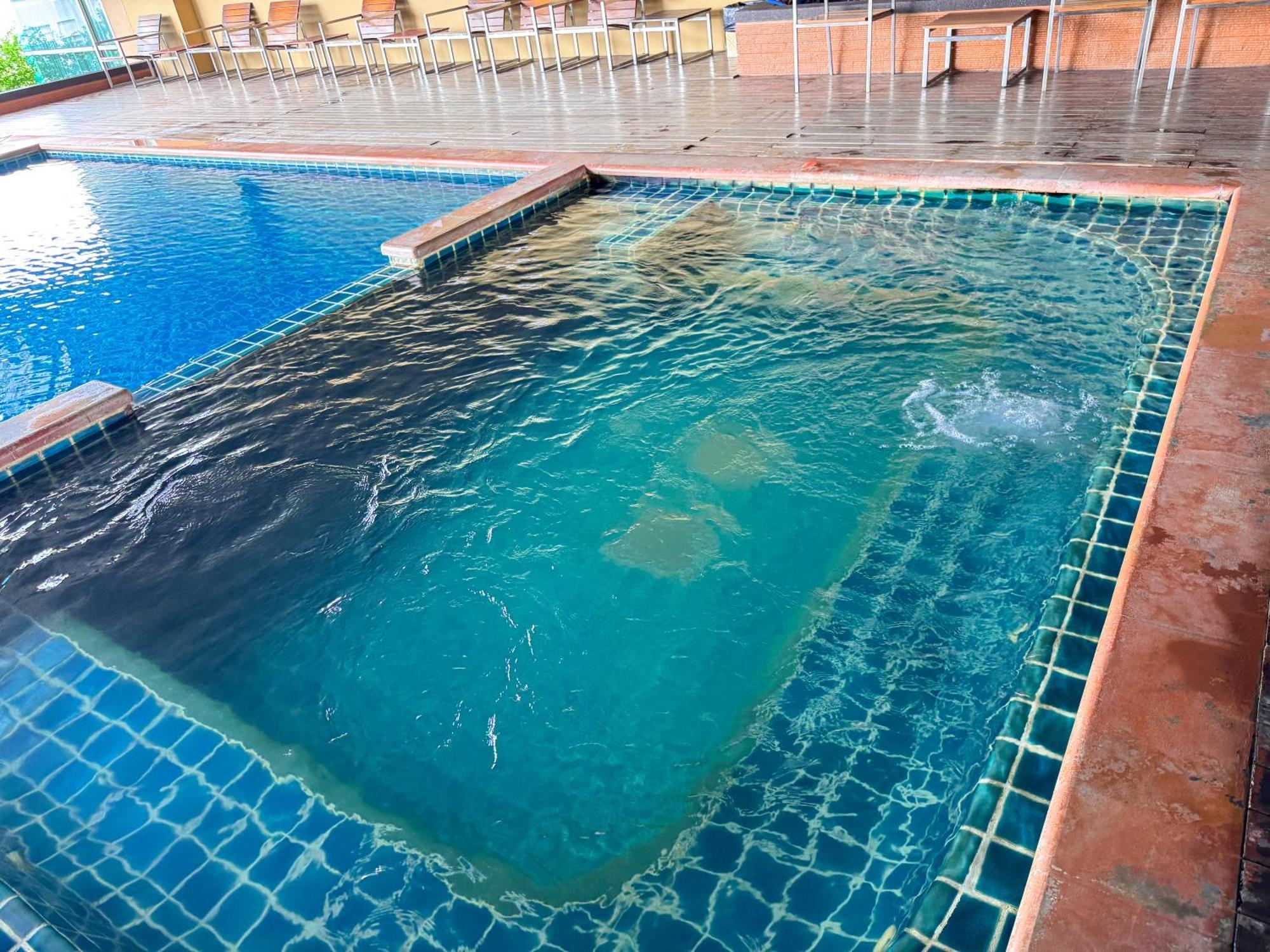 The Narathiwas Hotel & Residence Sathorn Bangkok Eksteriør billede