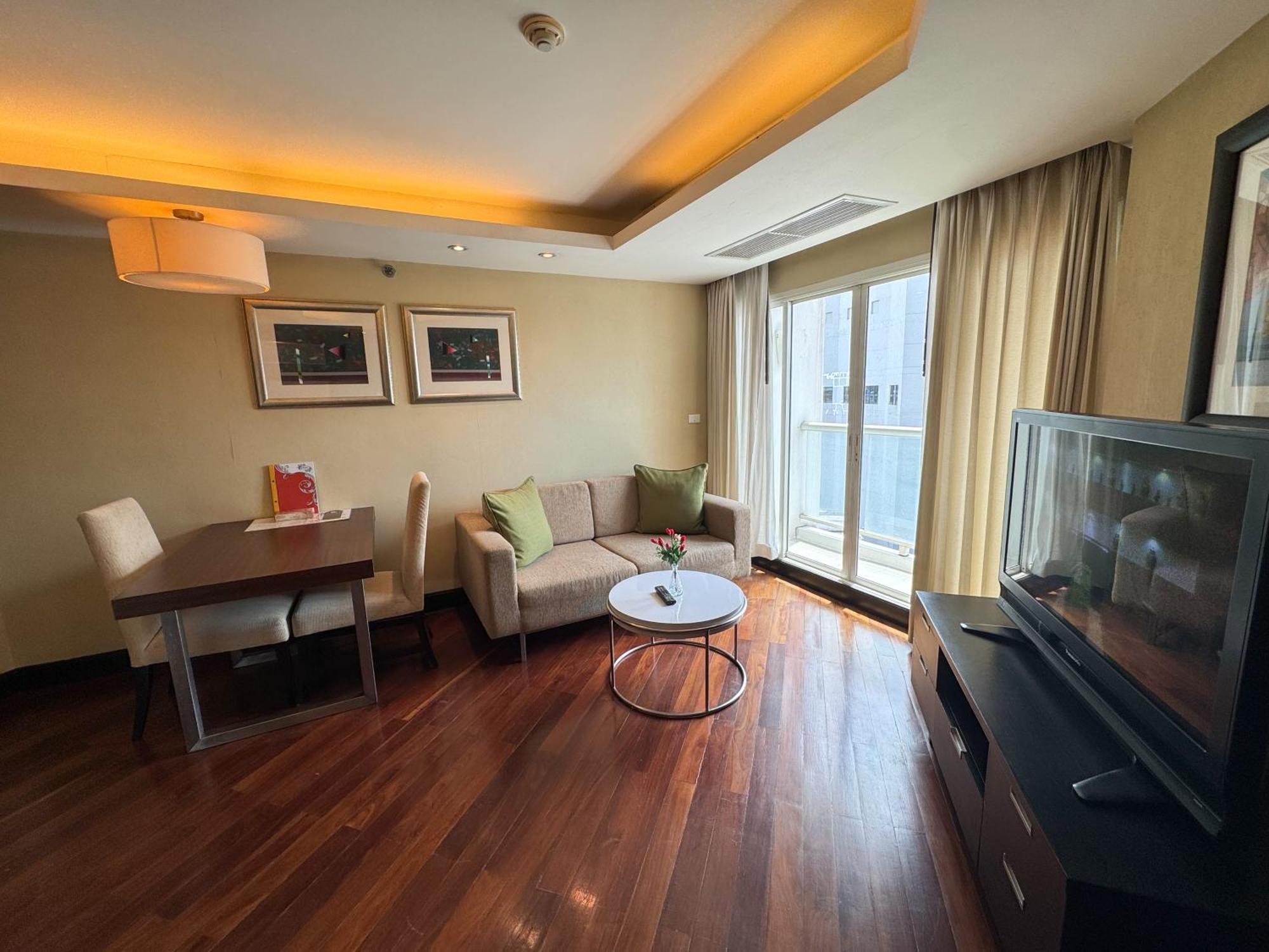 The Narathiwas Hotel & Residence Sathorn Bangkok Eksteriør billede